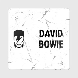 Магнит виниловый Квадрат David Bowie glitch на светлом фоне: надпись и символ