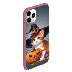 Чехол для iPhone 11 Pro Max матовый Рыжий котенок в шляпе ведьмы с тыквой на Хэллоуин - фото 2