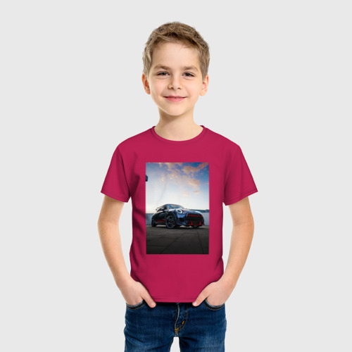 Детская футболка хлопок с принтом Авто на фоне неба, фото на моделе #1