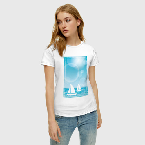 Женская футболка хлопок с принтом Белый кораблик, фото на моделе #1