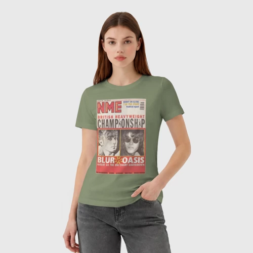 Женская футболка хлопок с принтом Blur vs Oasis 1995, фото на моделе #1