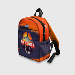 Рюкзак с принтом Лого Team Fortress 2 для ребенка, вид на модели спереди №3. Цвет основы: белый