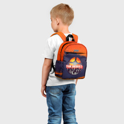 Рюкзак с принтом Лого Team Fortress 2 для ребенка, вид на модели спереди №2. Цвет основы: белый