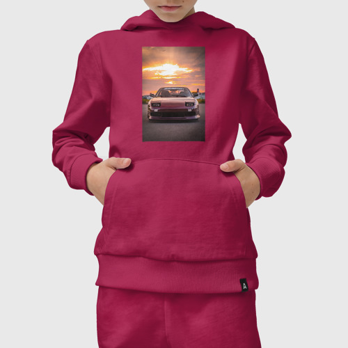 Детский костюм с толстовкой хлопок с принтом Авто в багровом закате, вид сбоку #3