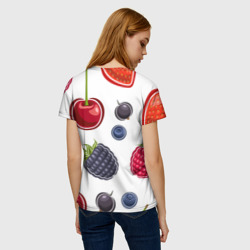 Футболка с принтом Спелые ягодки для женщины, вид на модели сзади №2. Цвет основы: белый