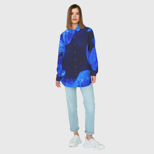 Женская рубашка oversize 3D с принтом Медузы голубого цвета, вид сбоку #3