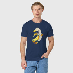 Светящаяся  футболка с принтом Банановый гусь для любого человека, вид спереди №2. Цвет основы: темно-синий