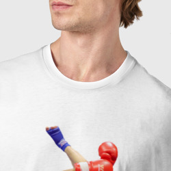 Футболка с принтом Борьба ушу-саньда для мужчины, вид на модели спереди №4. Цвет основы: белый