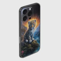 Чехол для iPhone 16 Pro Max силиконовый с защитой камеры Леопард у горного ручья - фото 2