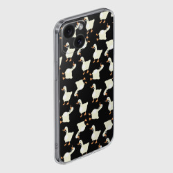 Чехол для iPhone 15 силиконовый с защитой камеры Паттерн с гусями - фото 2