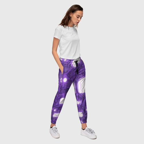Женские брюки 3D с принтом Фиолетовые кибернетические схемы неон, вид сбоку #3