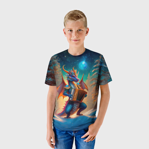 Детская футболка 3D с принтом Дракон играет на аккордеоне, фото на моделе #1