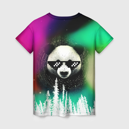 Женская футболка 3D с принтом Панда в очках на фоне северного сияния и леса, вид сзади #1