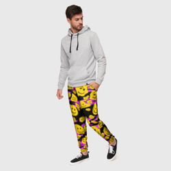 Мужские брюки 3D Растекшийся смайл на пиксельном фоне - фото 2
