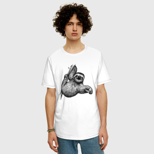 Мужская футболка хлопок Oversize с принтом Ленивец на дереве, фото на моделе #1