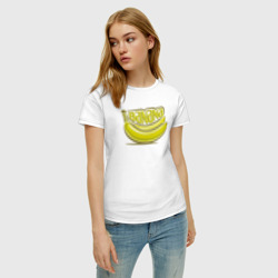 Футболка с принтом Fresh banana для женщины, вид на модели спереди №2. Цвет основы: белый