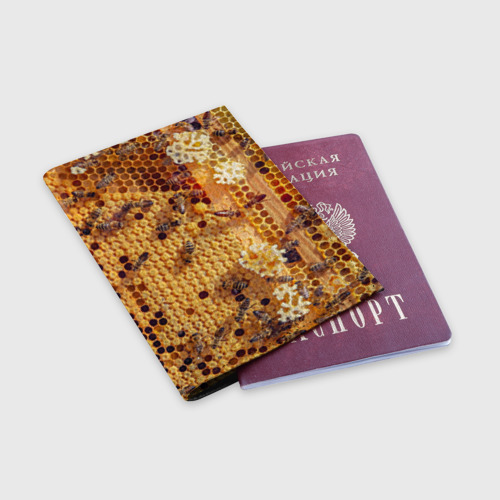 Обложка для паспорта матовая кожа Пчёлы и соты с мёдом, цвет черный - фото 3