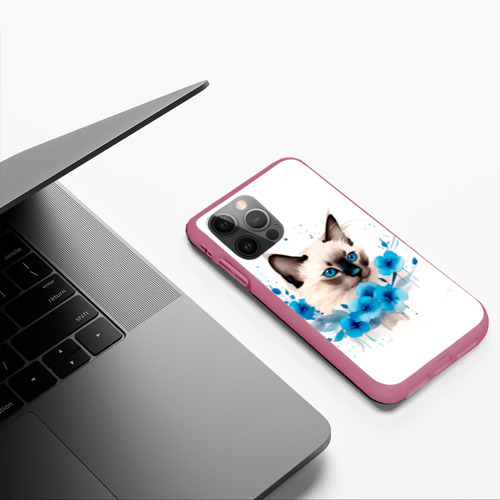 Чехол для iPhone 12 Pro с принтом Голубоглазый сиамский котенок, фото #4