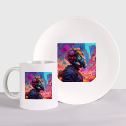 Набор: тарелка + кружка Человек в противогазе окружен неоновыми цветами