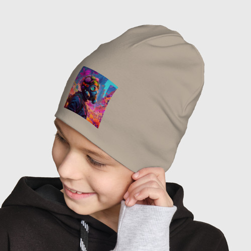 Детская шапка демисезонная Человек в противогазе окружен неоновыми цветами, цвет миндальный - фото 4