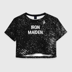 Женская футболка Crop-top 3D Iron Maiden glitch на темном фоне: символ сверху