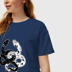 Женская футболка хлопок Oversize Змеи инь и янь - черное белое - фото 2