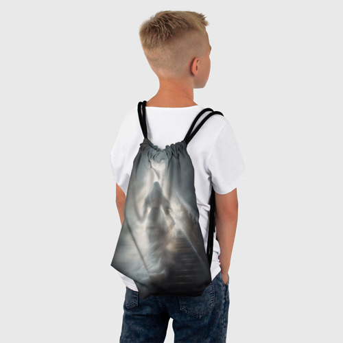 Рюкзак-мешок 3D Призрак в белом стоит на лестнице - фото 4