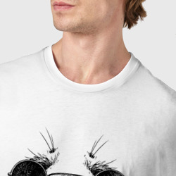 Футболка с принтом Морда морского котика в очках для мужчины, вид на модели спереди №4. Цвет основы: белый