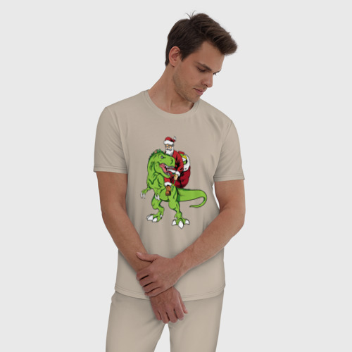 Мужская пижама хлопок с принтом Санта на   динозавре, фото на моделе #1