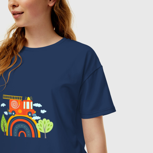Женская футболка хлопок Oversize Пожарная машина едет по радуге , цвет темно-синий - фото 3