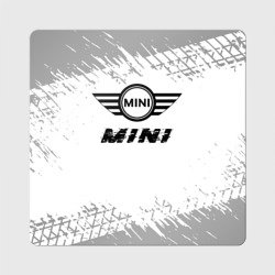 Магнит виниловый Квадрат Mini speed на светлом фоне со следами шин