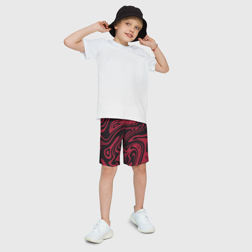 Детские спортивные шорты 3D с принтом Абстракция тёмно-красный, фото на моделе #1