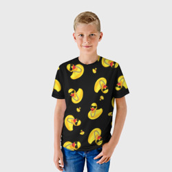 Детская футболка 3D Жёлтая уточка в в темных очках и цепочке на черном  - фото 2