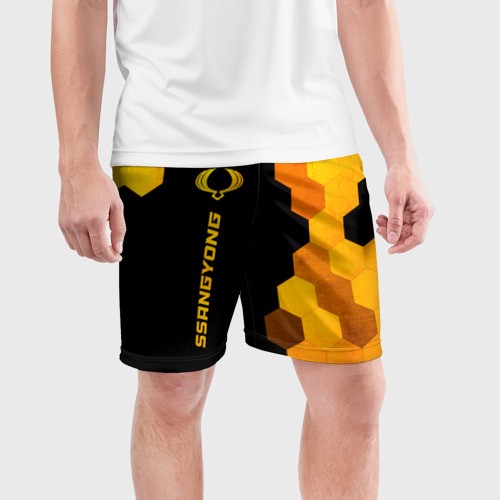 Мужские шорты спортивные с принтом SsangYong - gold gradient: по-вертикали, фото на моделе #1