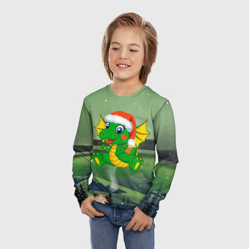Детский лонгслив 3D с принтом Зеленый дракончик 2024, фото на моделе #1