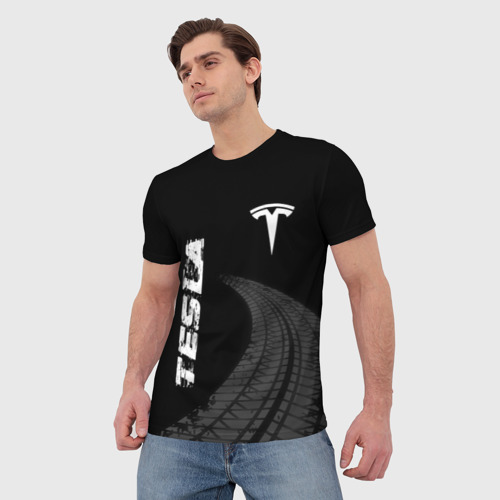 Мужская футболка 3D с принтом Tesla speed на темном фоне со следами шин вертикально, фото на моделе #1