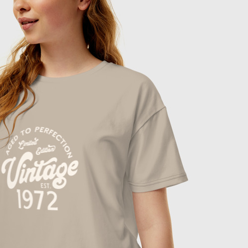 Женская футболка хлопок Oversize 1972 год - выдержанный до совершенства, цвет миндальный - фото 3