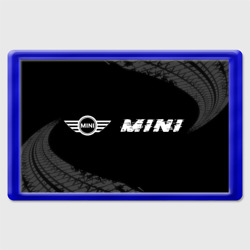 Магнит 45*70 Mini speed на темном фоне со следами шин по-горизонтали