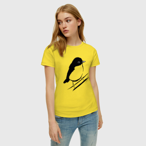 Женская футболка хлопок с принтом Птенец трафарет, фото на моделе #1