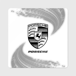 Магнит виниловый Квадрат Porsche speed на светлом фоне со следами шин