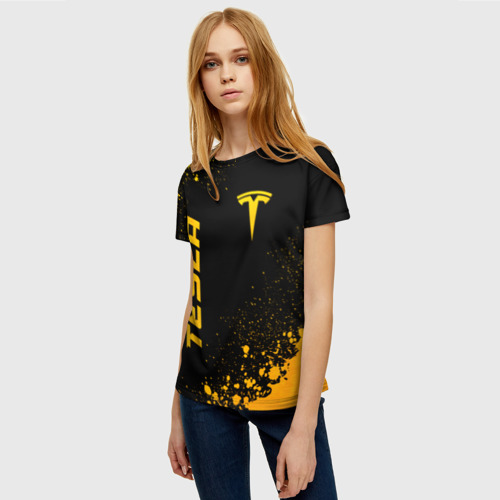 Женская футболка 3D с принтом Tesla - gold gradient вертикально, фото на моделе #1