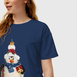 Женская футболка хлопок Oversize Пингвин в шарфе с подарками  - фото 2