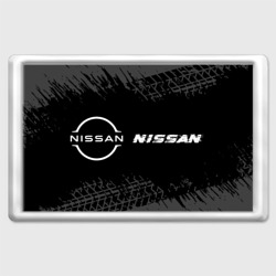 Магнит 45*70 Nissan speed на темном фоне со следами шин по-горизонтали