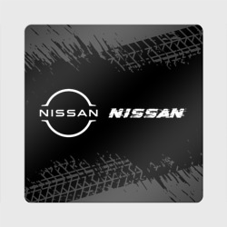 Магнит виниловый Квадрат Nissan speed на темном фоне со следами шин по-горизонтали