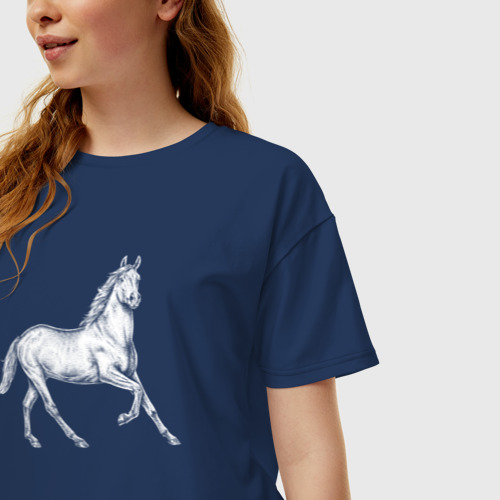 Женская футболка хлопок Oversize Белая лошадь на скаку, цвет темно-синий - фото 3