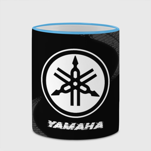 Кружка с полной запечаткой Yamaha speed на темном фоне со следами шин, цвет Кант небесно-голубой - фото 4