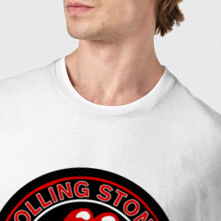Футболка с принтом Rolling Stones established 1962 для мужчины, вид на модели спереди №4. Цвет основы: белый