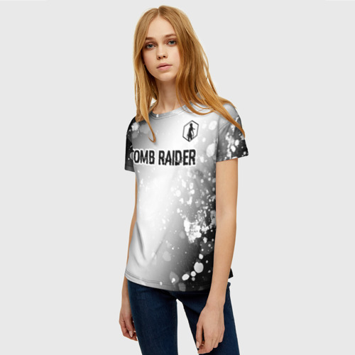 Женская футболка 3D с принтом Tomb Raider glitch на светлом фоне посередине, фото на моделе #1