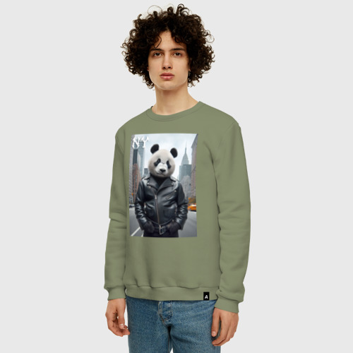 Мужской свитшот хлопок с принтом Чувак-панда в центре Нью-Йорка - нейросеть, фото на моделе #1