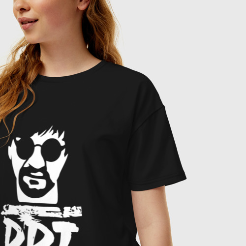 Женская футболка хлопок Oversize с принтом DDT - Юрий Шевчук, фото на моделе #1